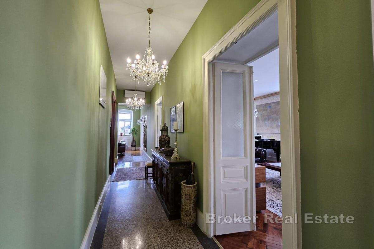 Appartement spacieux et luxueux en plein centre-ville avec spa