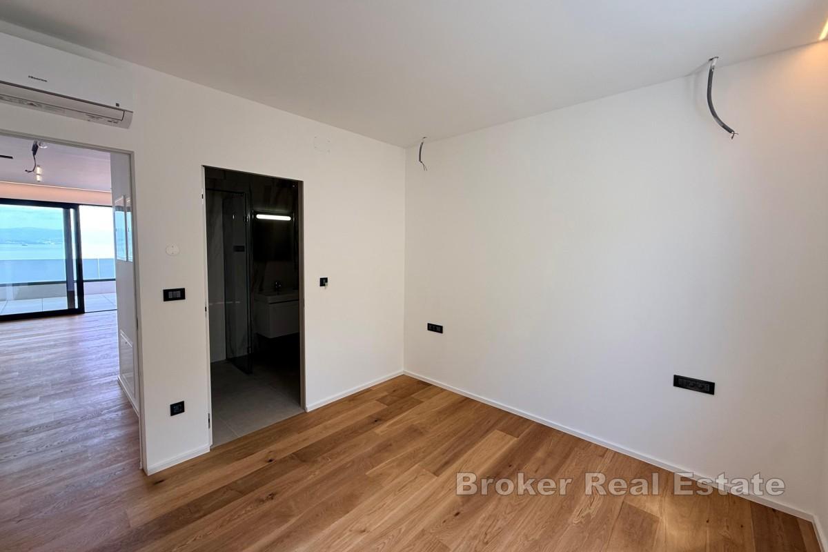 Luksuzan apartman s terasom i pogledom na more