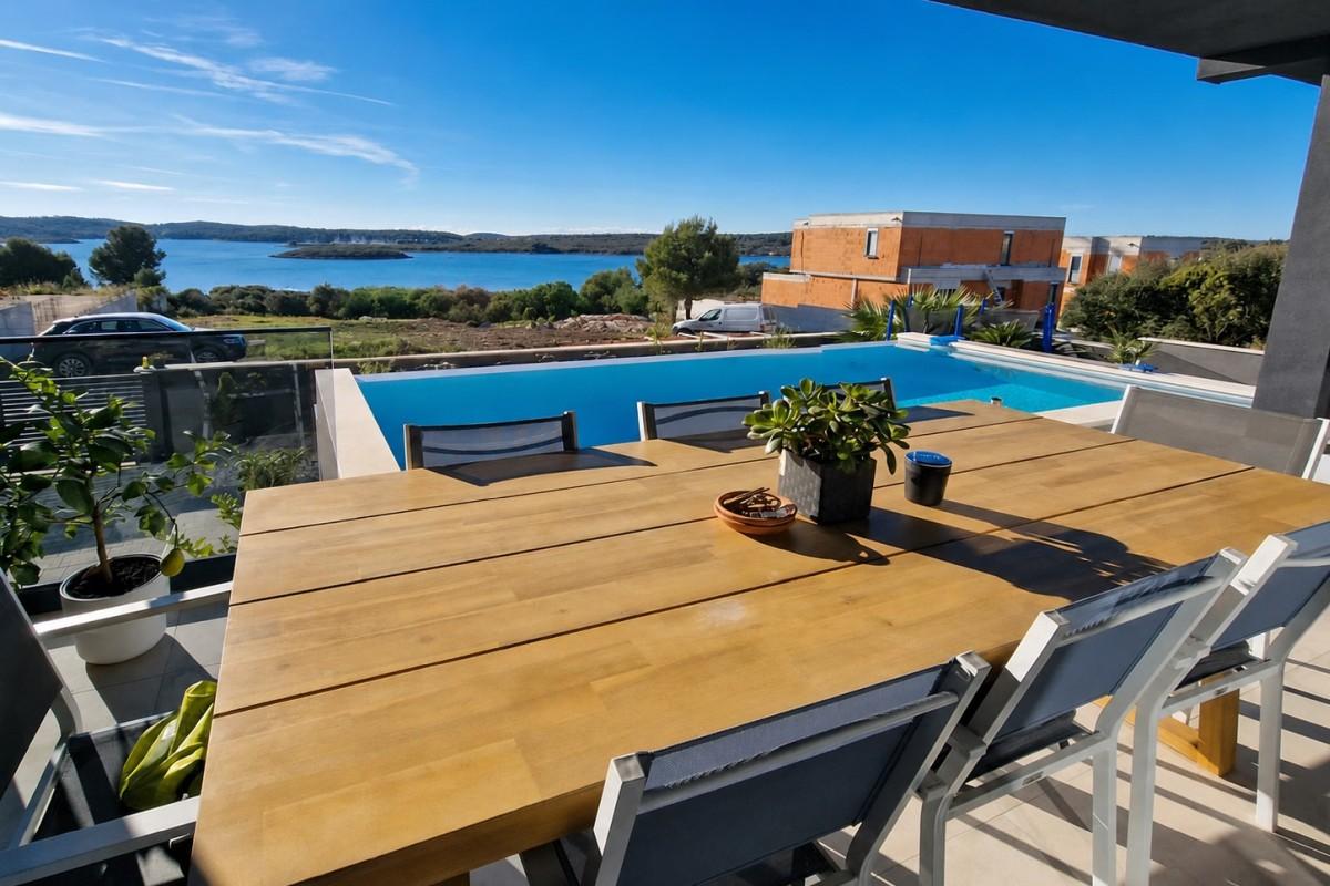 001-1021-67-Krk-villa-with-sea-view-for-sale