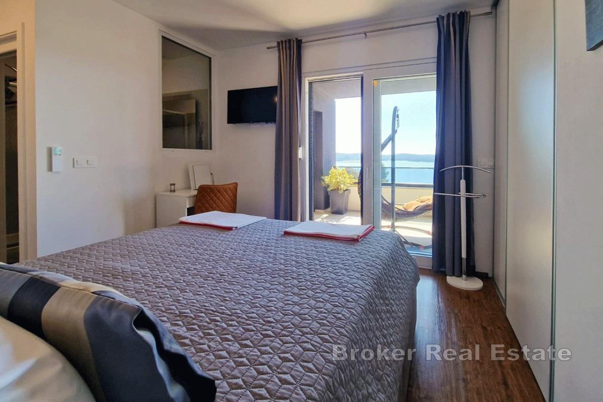 Villa mit Wellnessbereich und Meerblick