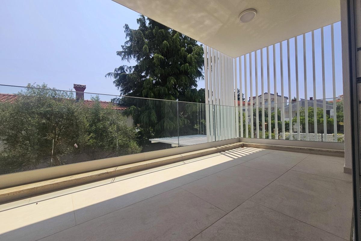 Apartman u urbanoj vili u centru Krka