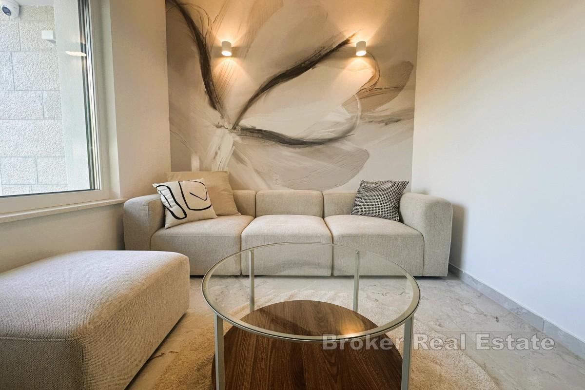 Casa bifamiliare moderna con piscina