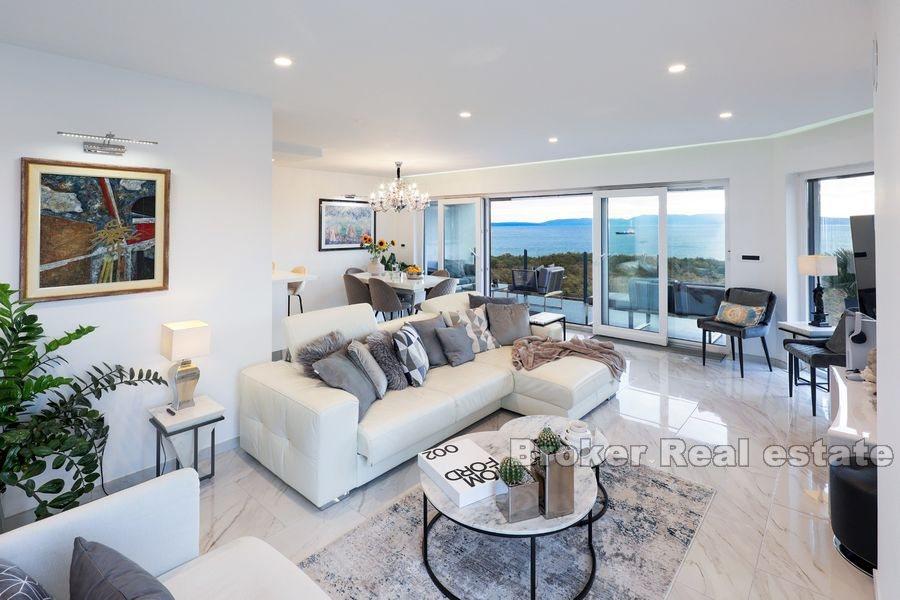 Luxusní dvoupokojový apartmán s výhledem na moře