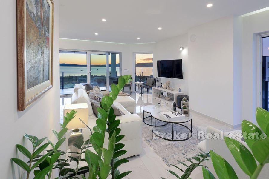 Luxusní dvoupokojový apartmán s výhledem na moře