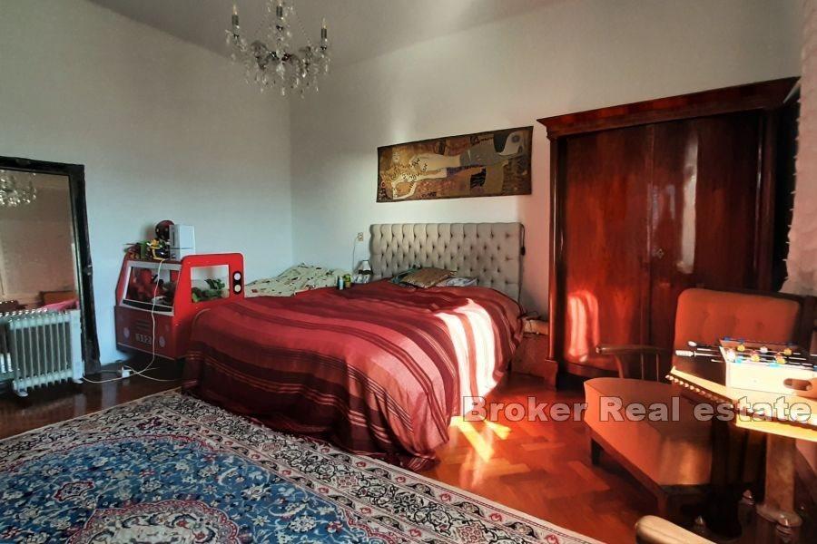Spacious apartment with a sea view