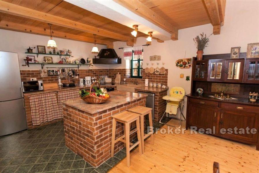 Rustikale Villa mit Pool