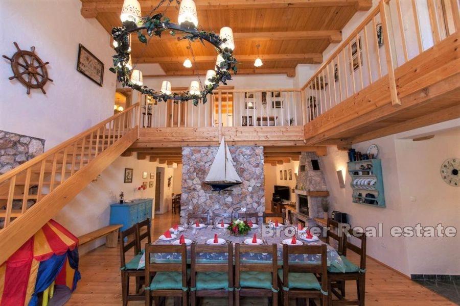 Villa rustique avec piscine