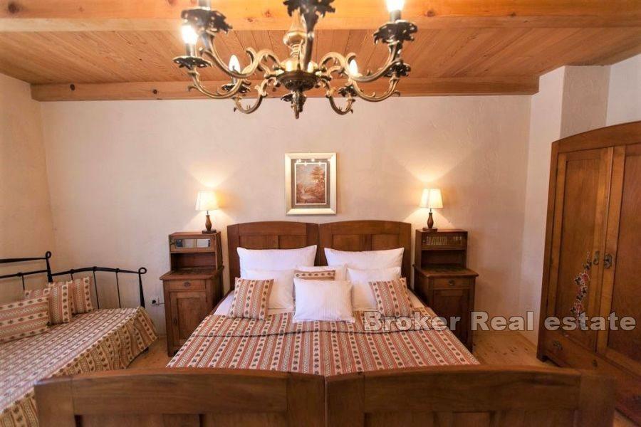 Rustikale Villa mit Pool