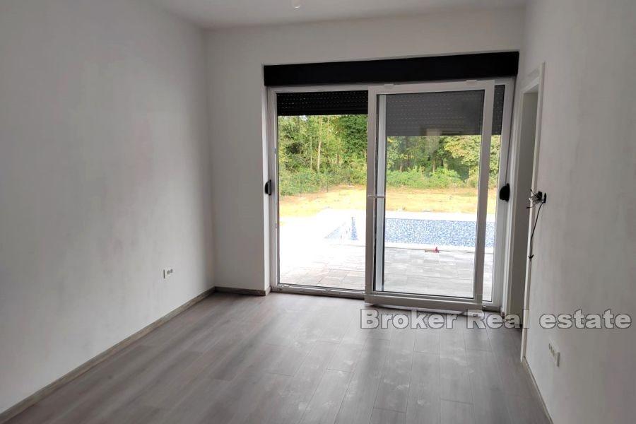 Modernt hus med pool