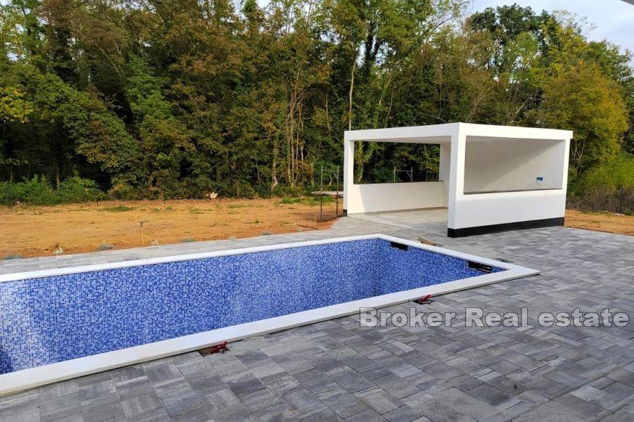 Maison moderne avec piscine