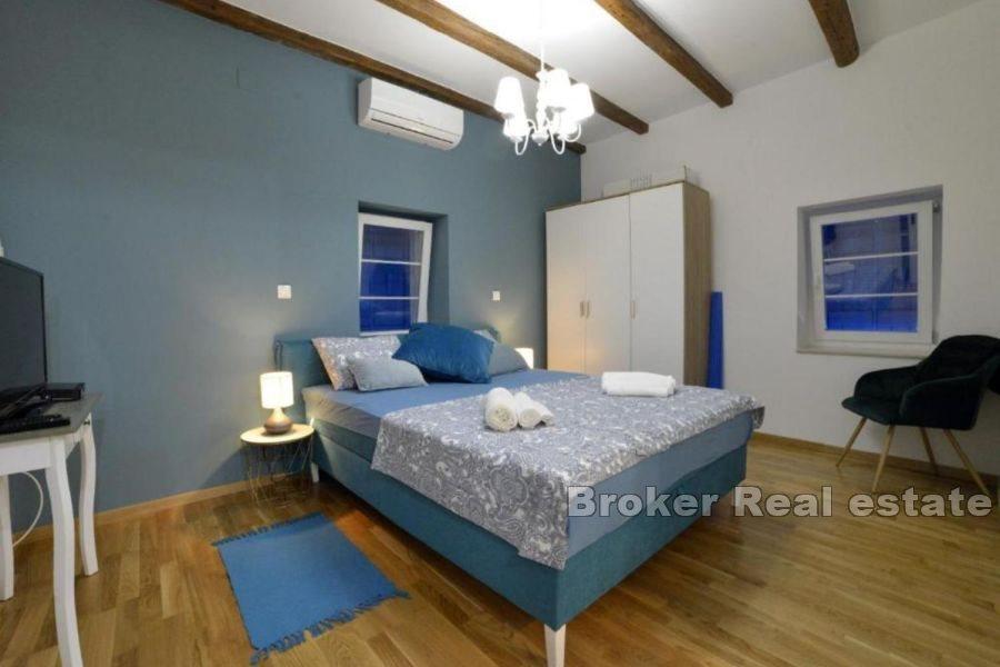 Zrekonstruovaný dům s bazénem