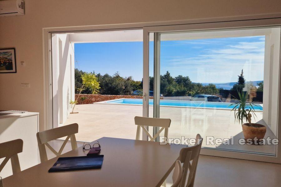 Mediteranska vila s bazenom I pogledom na more