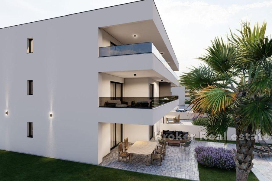 Moderní apartmány v nové budově s výhledem na moře
