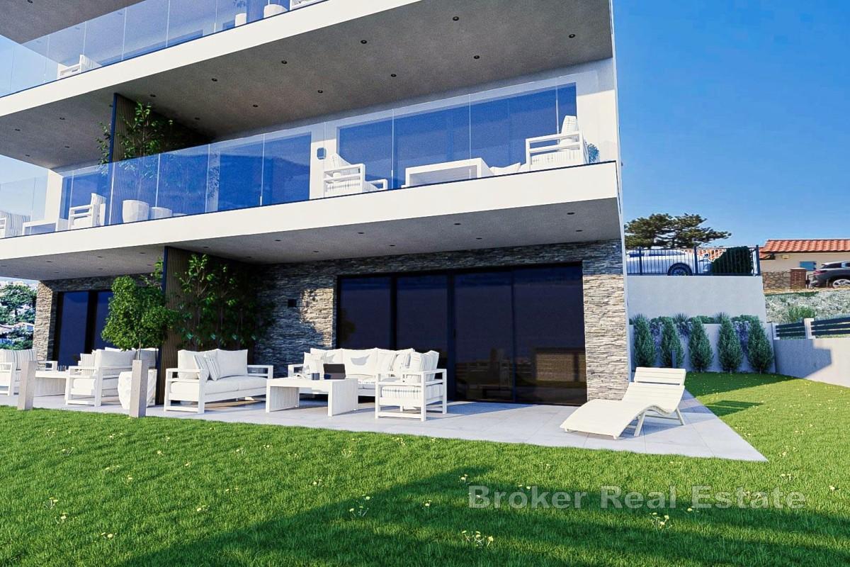 Appartamento con vista mare, piscina e monolocale aggiuntivo