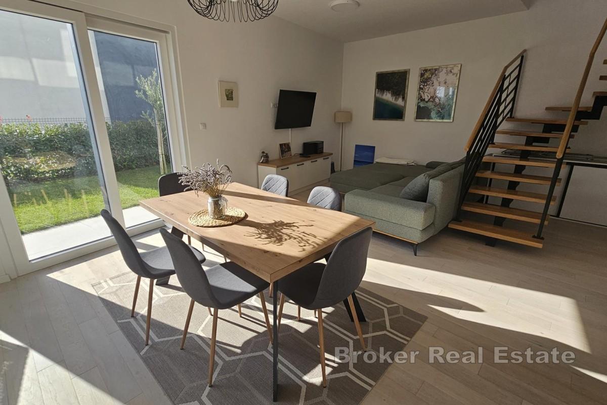 Apartament dwupoziomowy z ogrodem