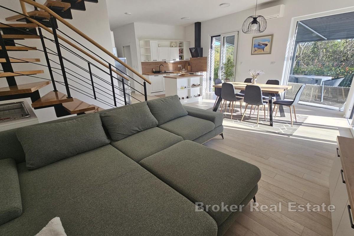 Duplex-leilighet med hage