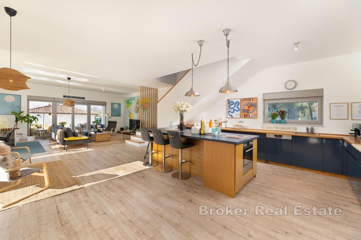 Moderna kuća s bazenom