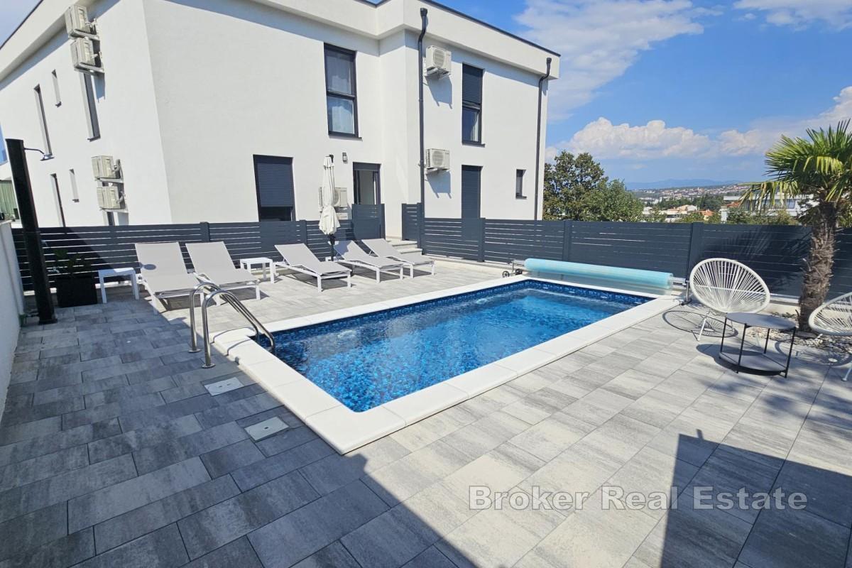 Appartamento di lusso con piscina