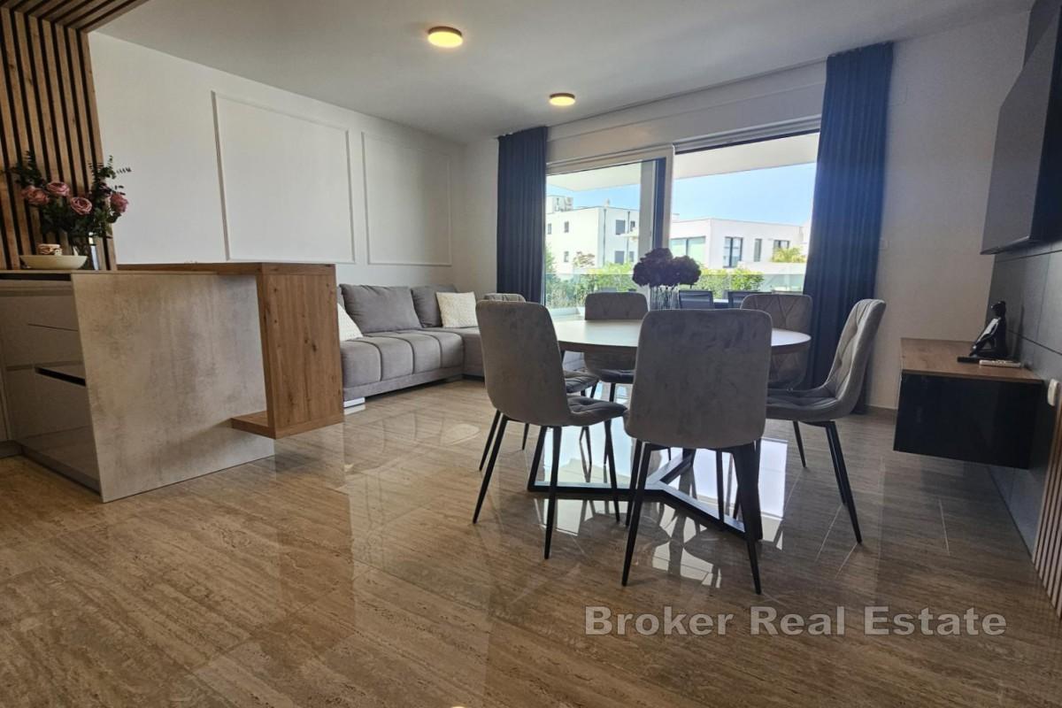 Luxuswohnung mit Pool