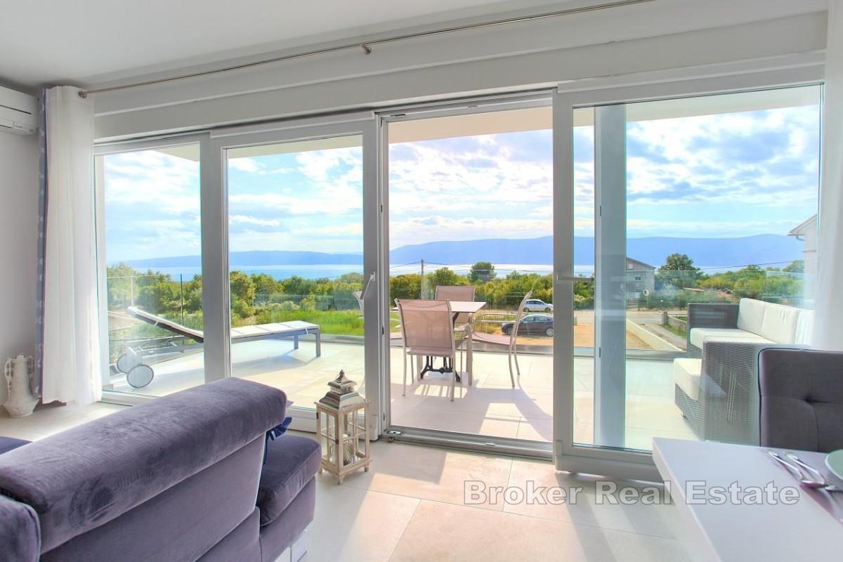 Appartement deux pièces avec vue sur la mer