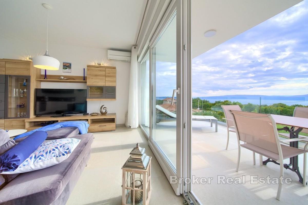 Appartement deux pièces avec vue sur la mer