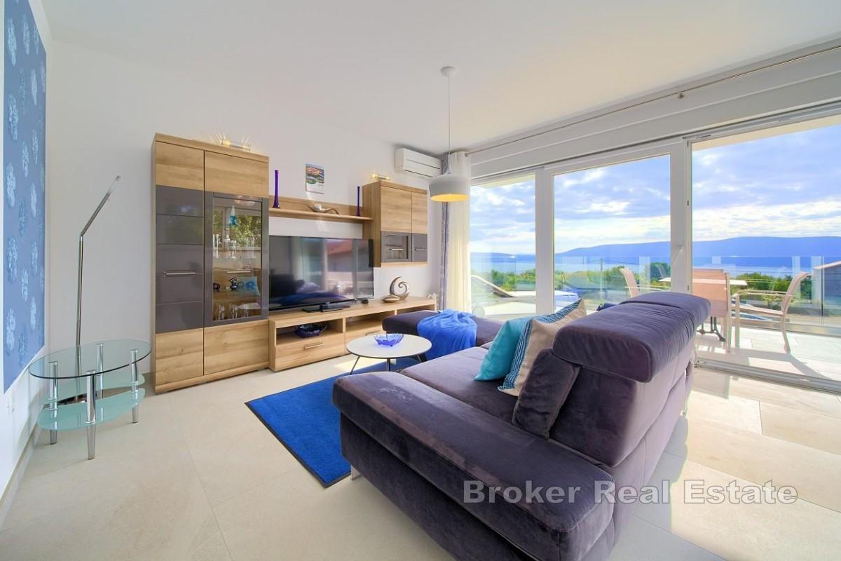 Appartement deux pièces avec vue sur la mer