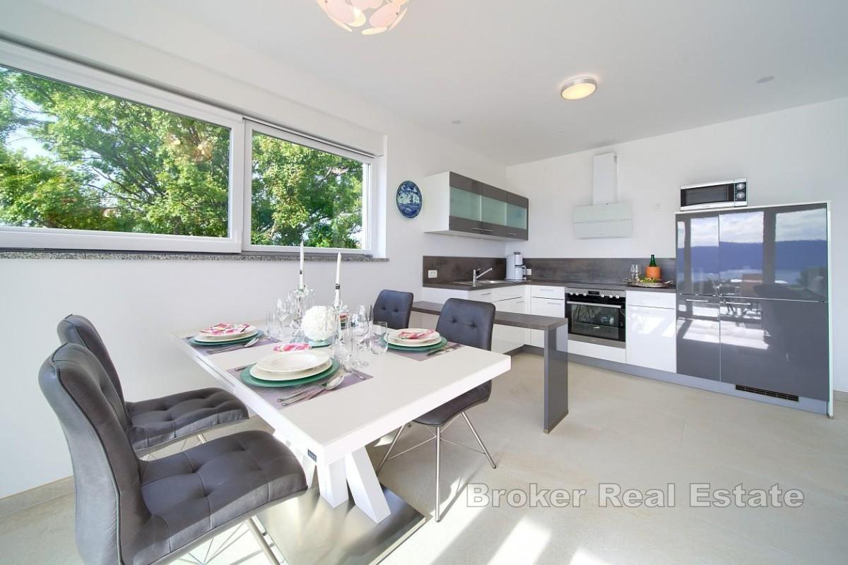 Appartement deux pièces avec vue sur la mer