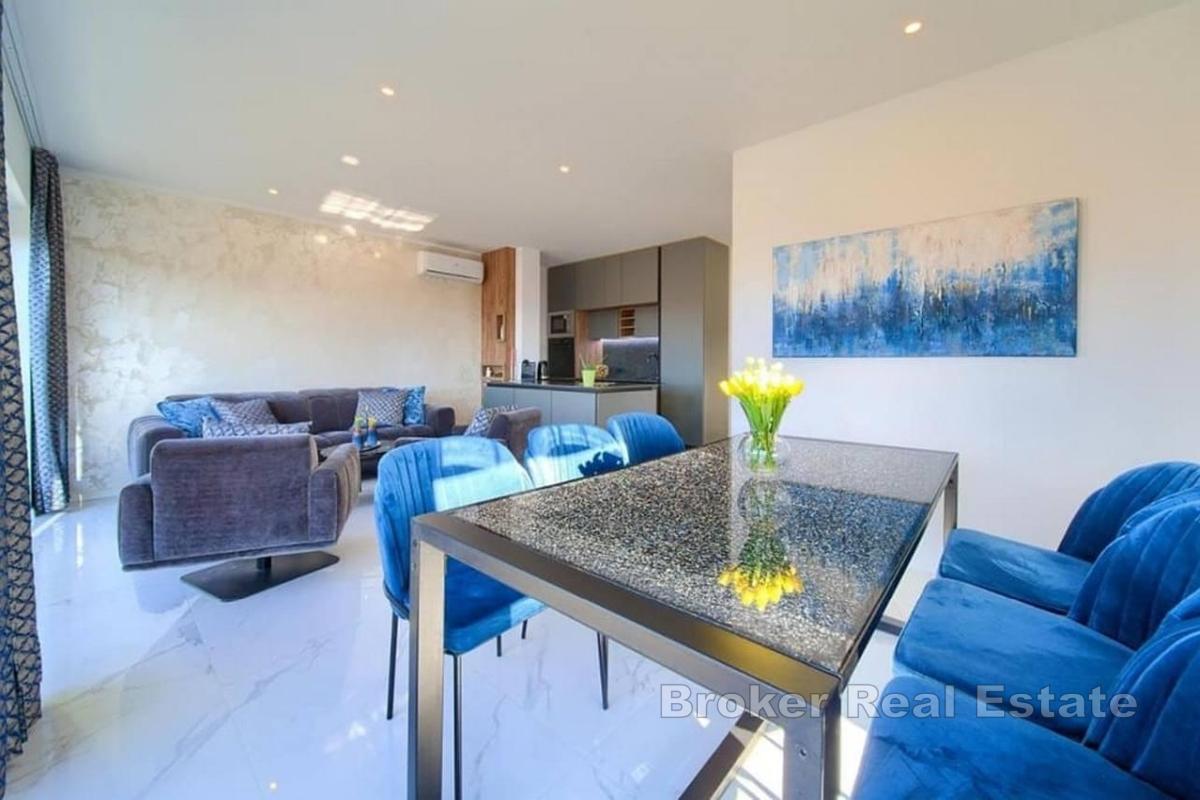 Penthouse avec deux espaces de vie séparés