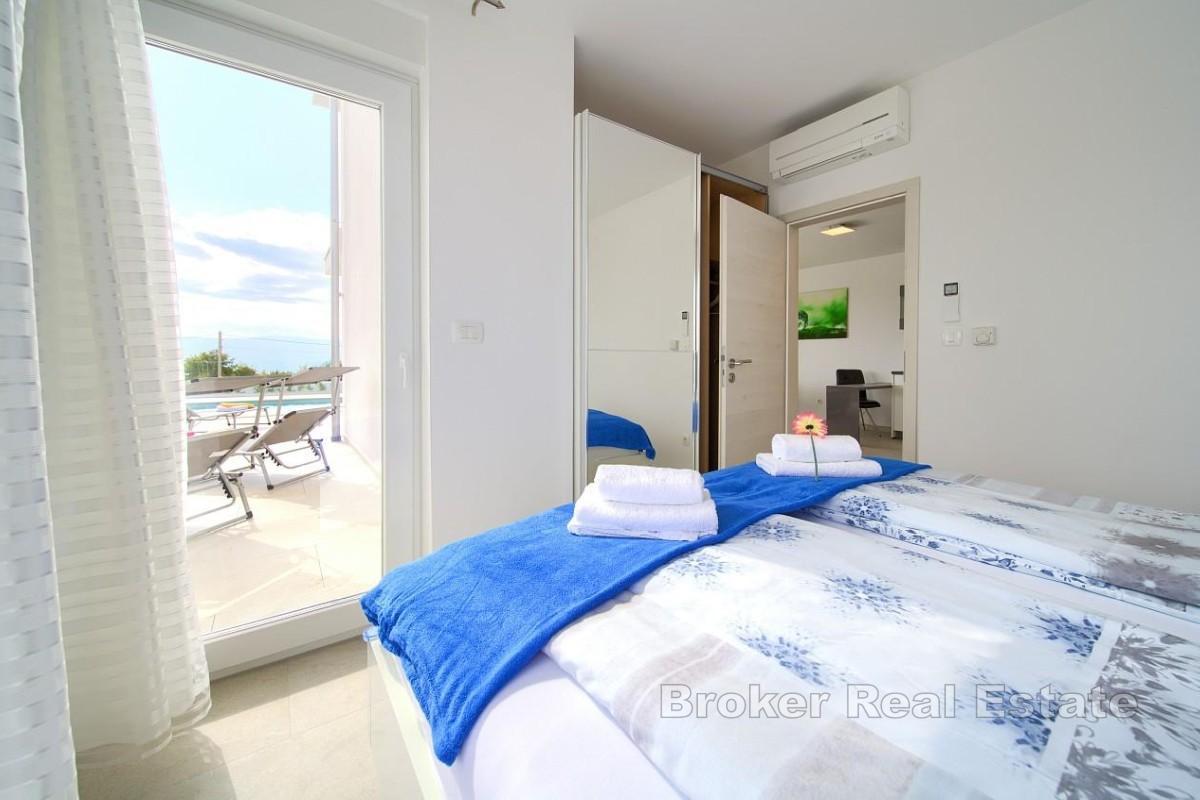 Moderne Zweizimmerwohnung mit Swimmingpool