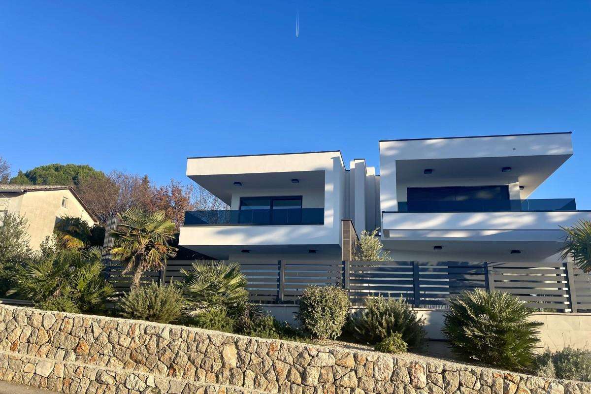 001-1023-37-Krk-house-with-pool-near-the-beach-for-sale