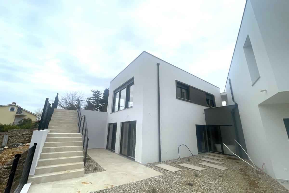 Casa bifamiliare con vista mare