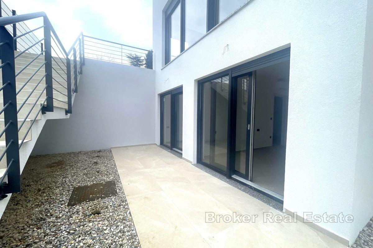 Casa bifamiliare con vista mare