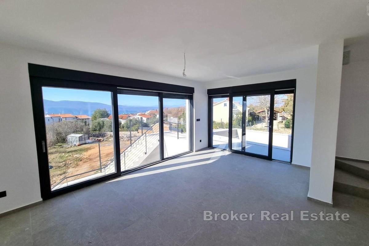 Casa bifamiliare con vista mare