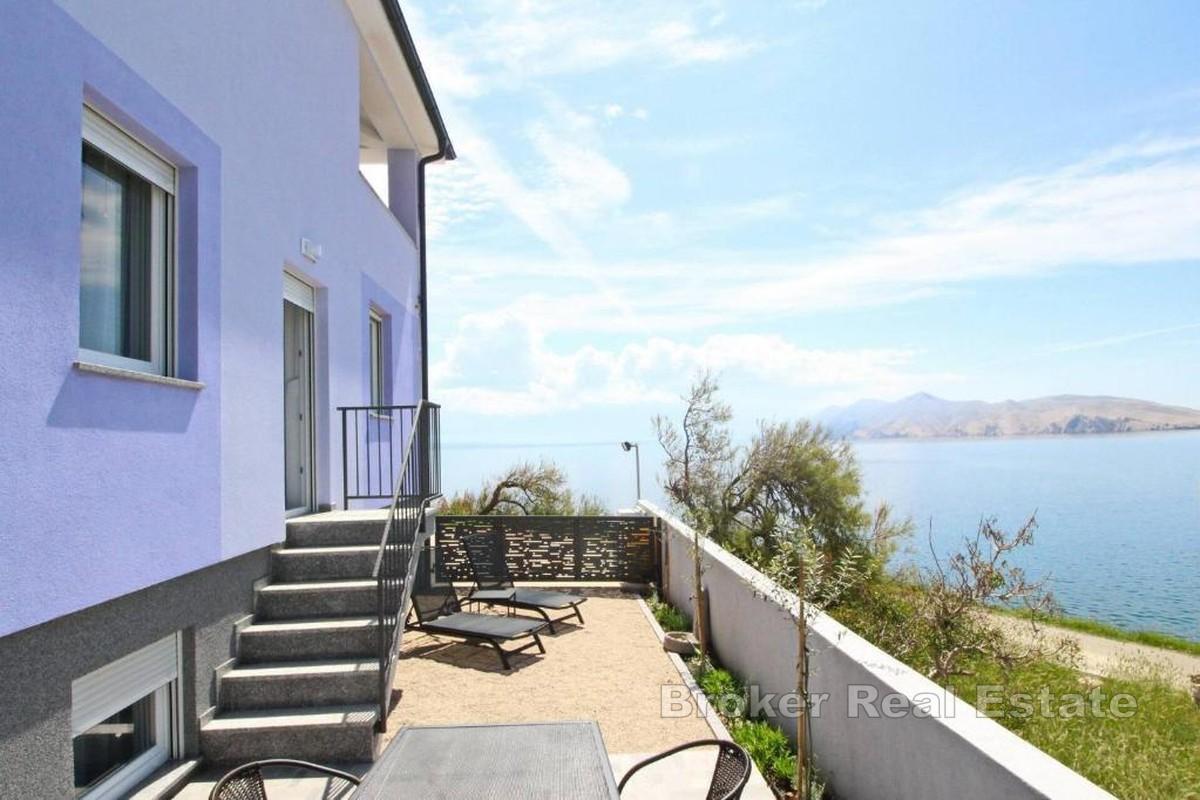 Maison moderne en bord de mer