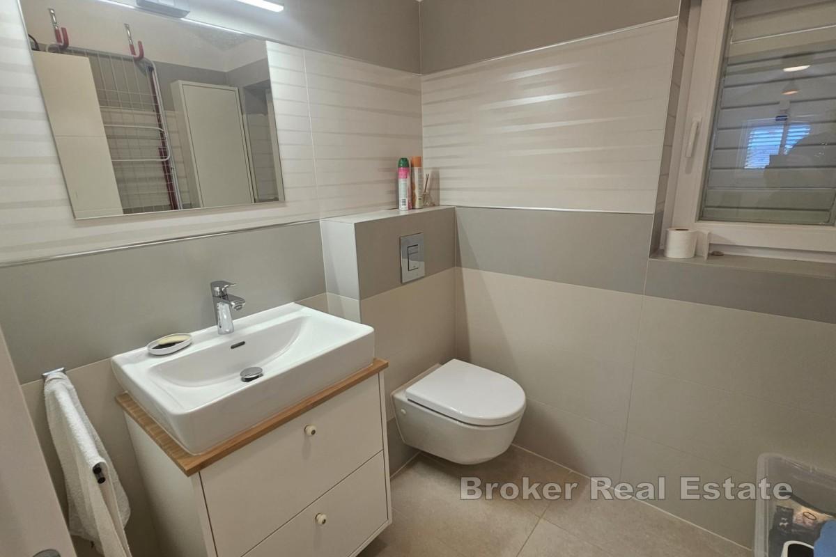 Apartament typu penthouse blisko plaży i centrum