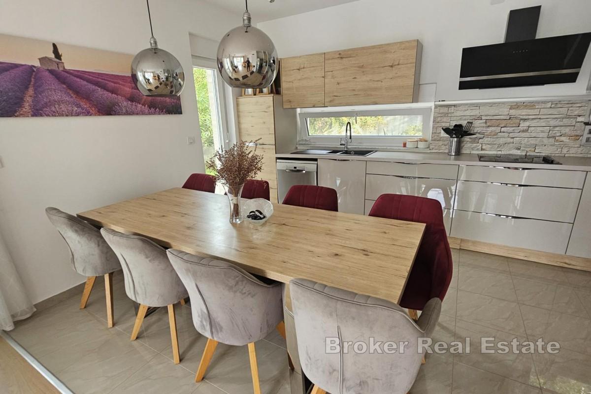 Elegantní vila se saunou a výhledem na moře