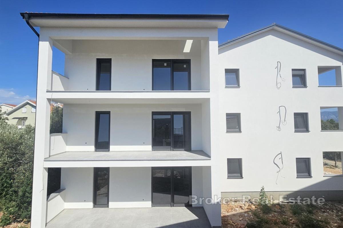 Appartamento con due camere da letto in un nuovo edificio vicino al mare