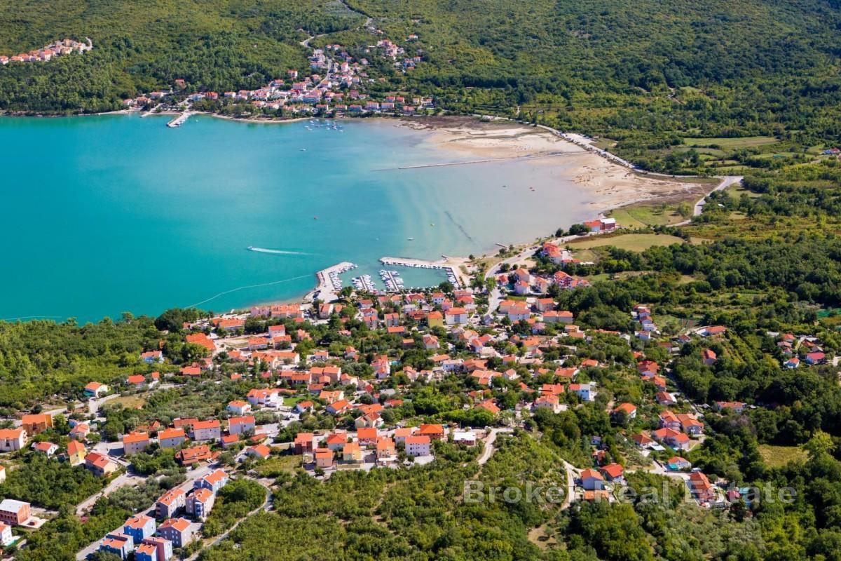 Appartamento con due camere da letto in un nuovo edificio vicino al mare