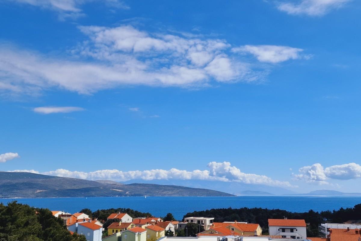 001-1023-57-Krk-Penthouse-with-roof-terrace-and-pool-for-sale