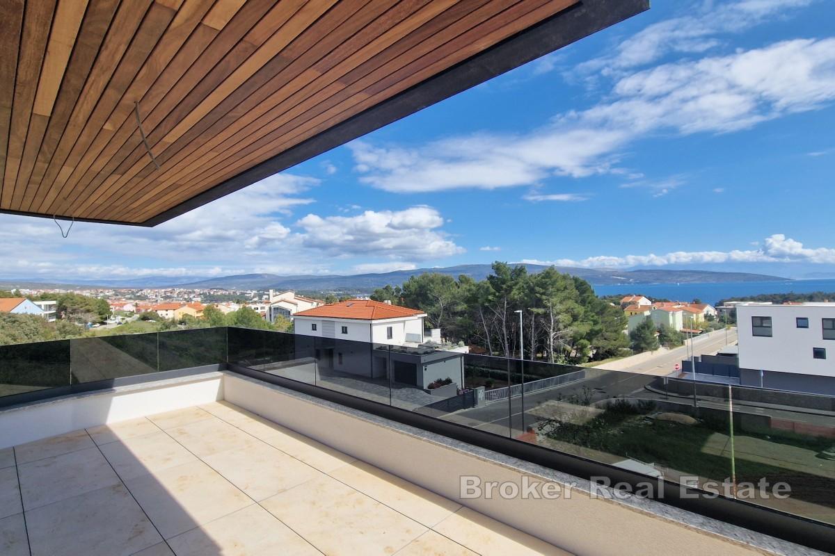 Penthouse s krovnom terasom i bazenom