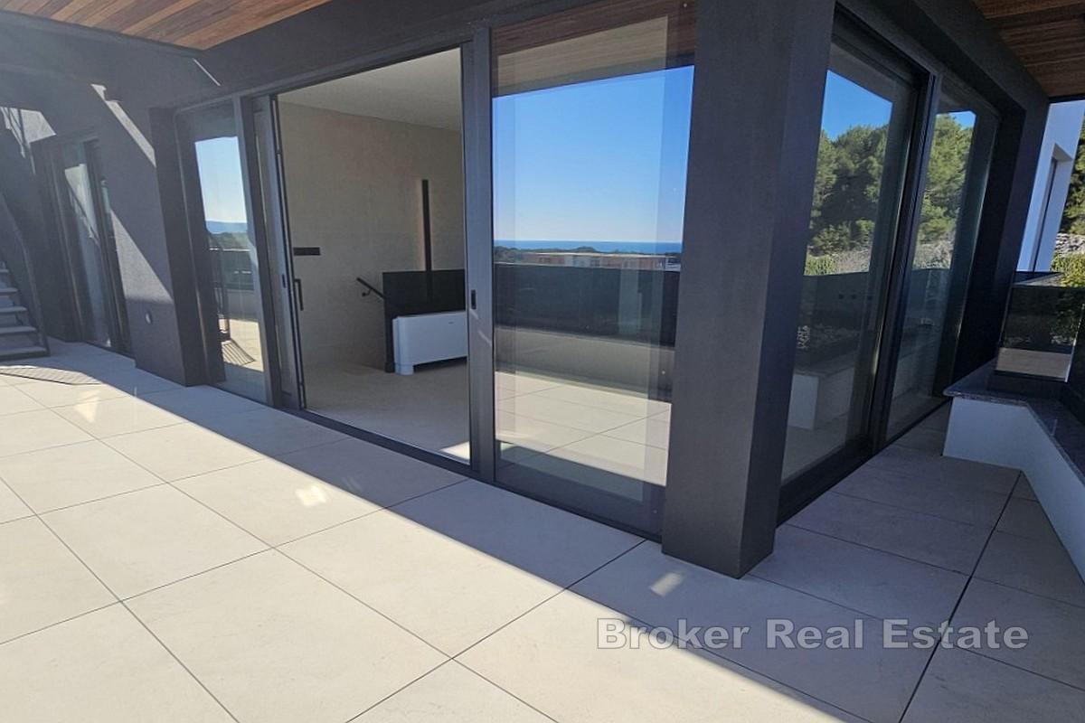 Penthouse s krovnom terasom i bazenom