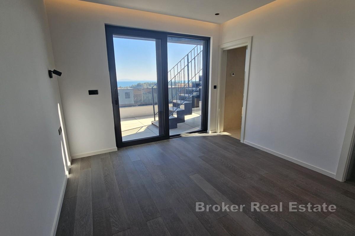 Penthouse s krovnom terasom i bazenom