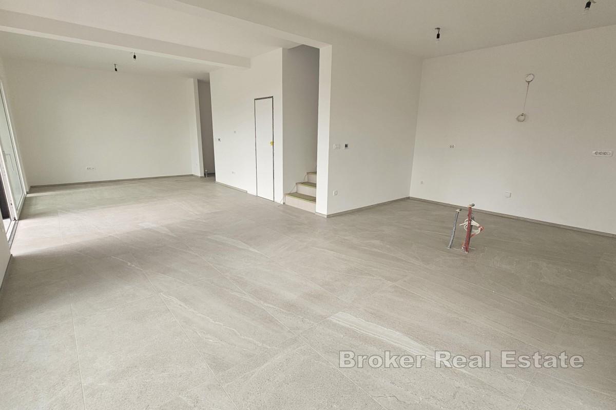 Nowoczesny apartament dwupoziomowy z widokiem na morze