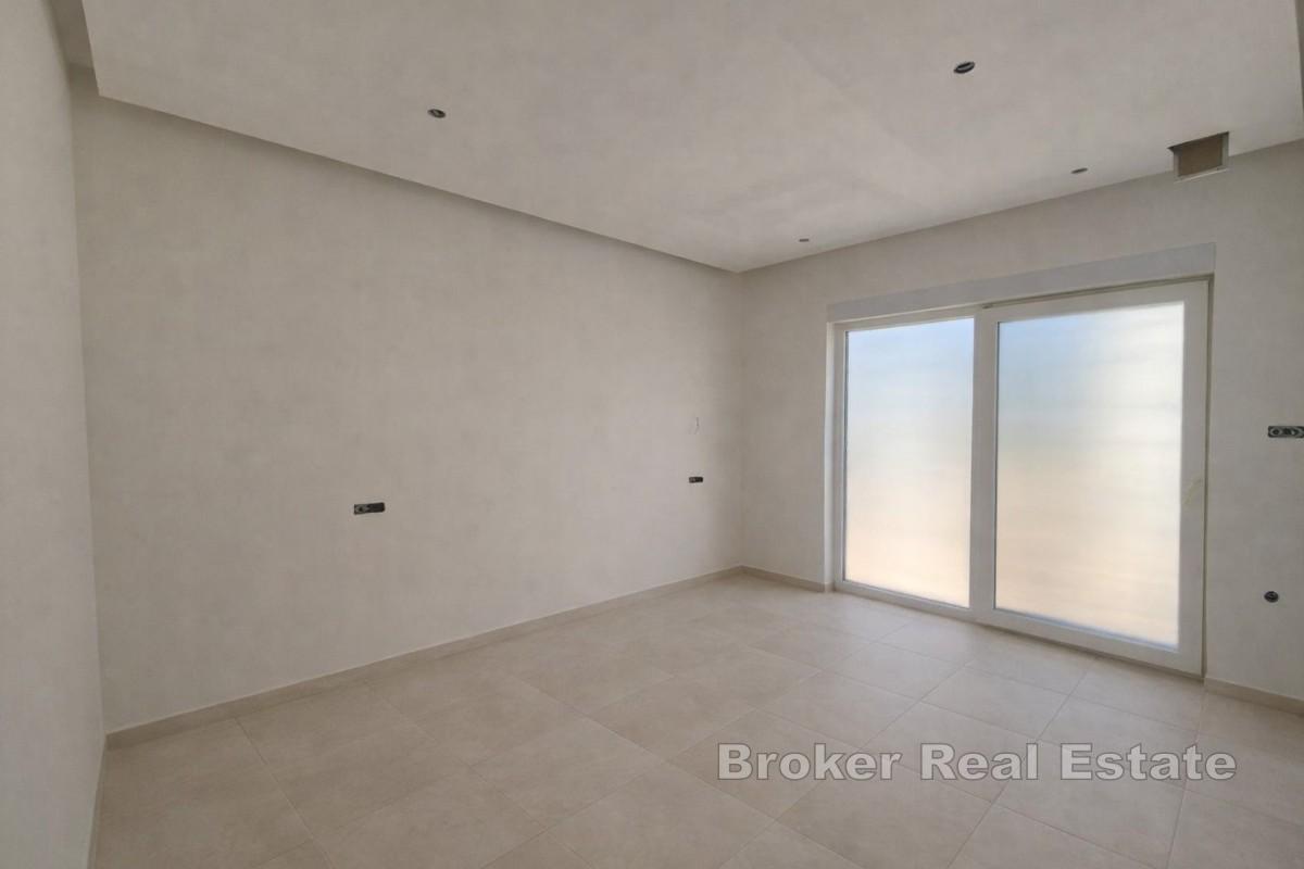 Appartamento duplex con piscina e vista mare