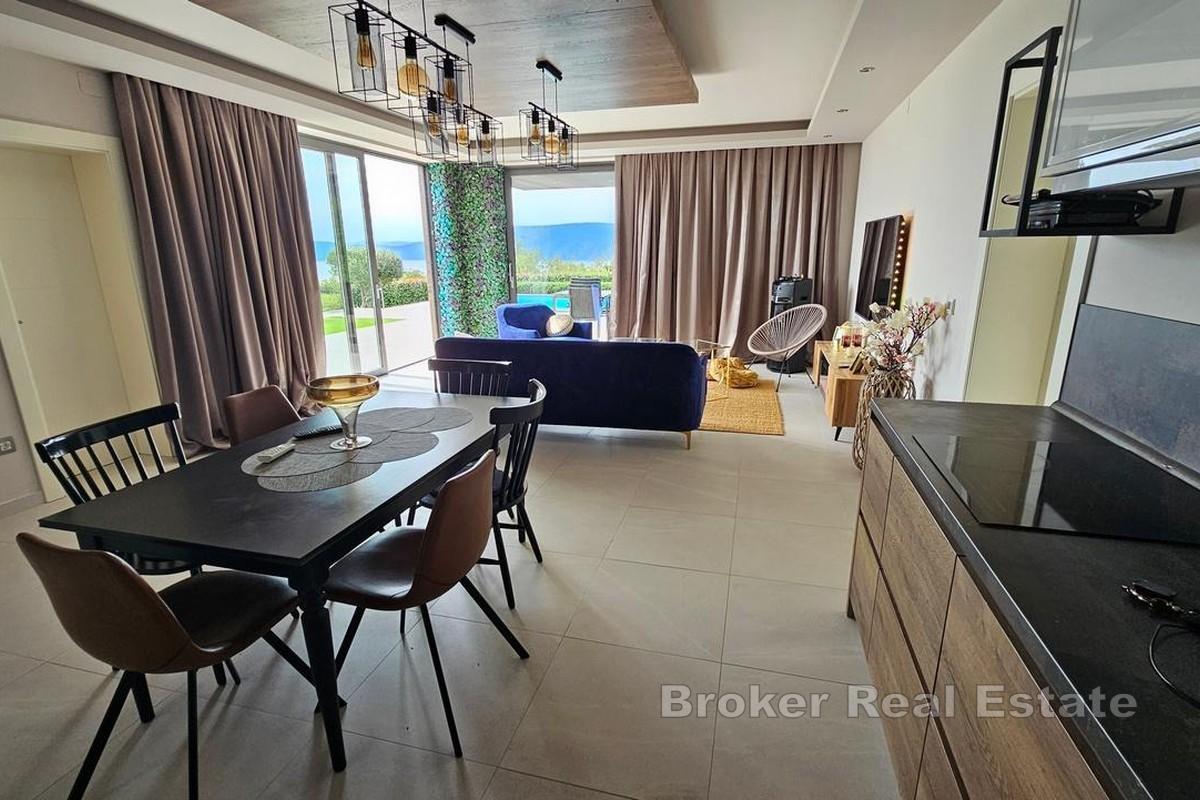 Luksuzna vila s bazenom i pogledom na more