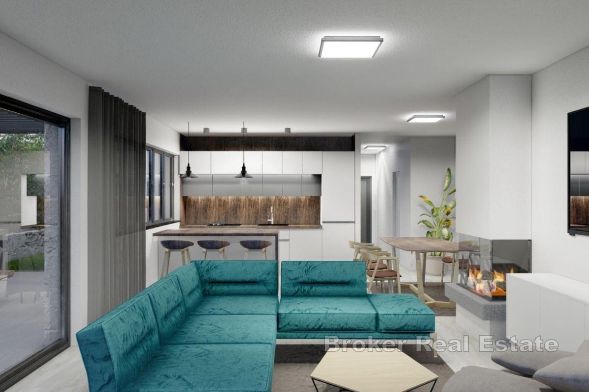 Moderne hus med basseng i attraktiv beliggenhet