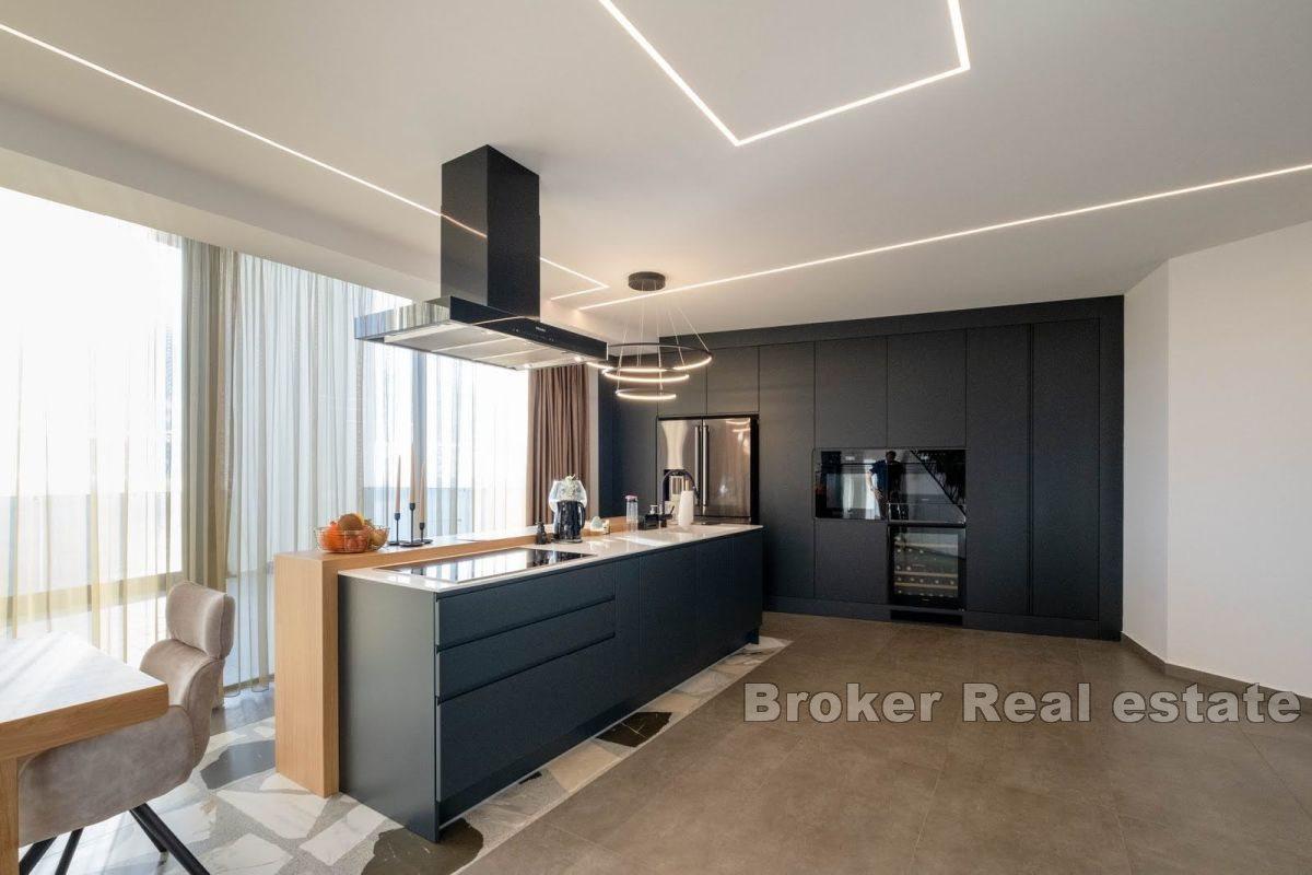 Penthouse s pogledom na more na dominantnoj poziciji