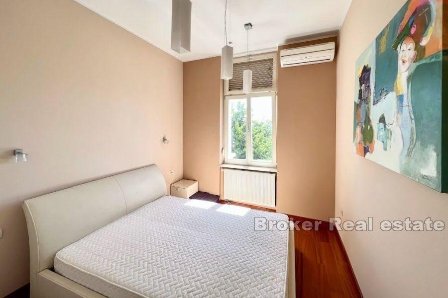 Eksklusiv leilighet i villa med havutsikt