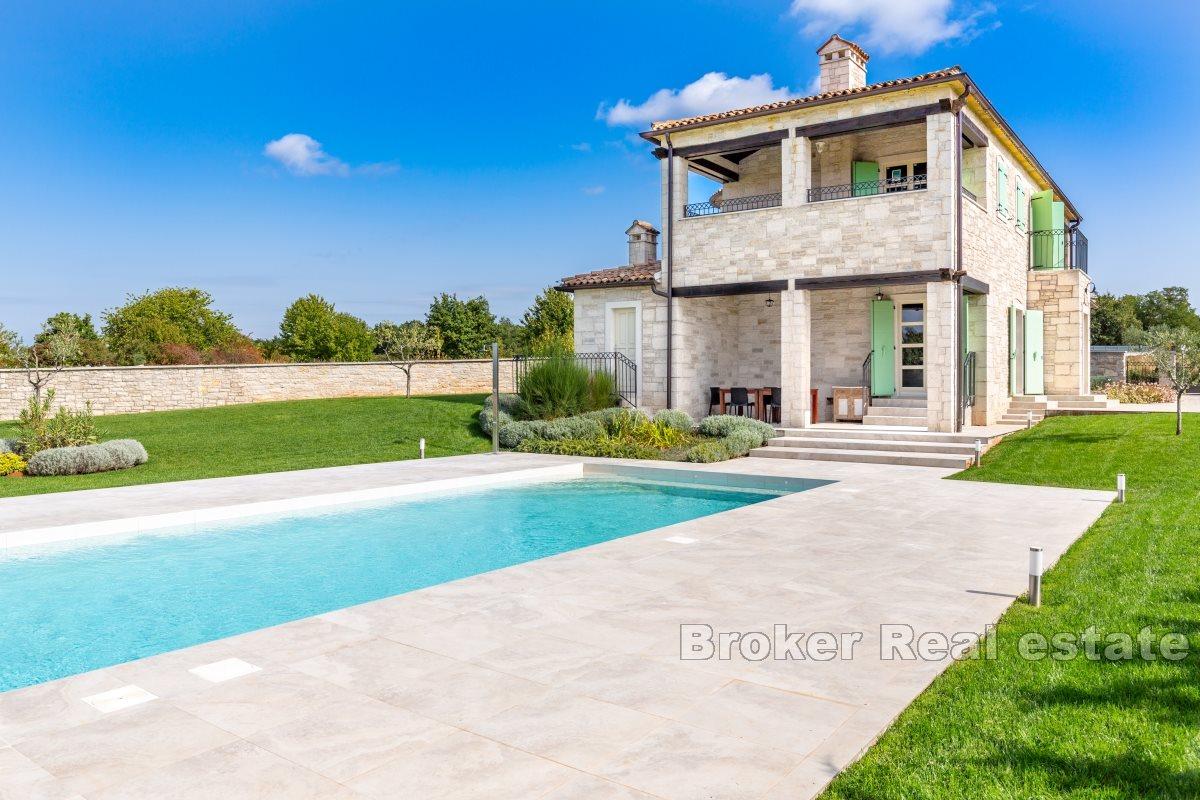 001-1024-08-Pazin-Stone-house-with-pool-for-sale