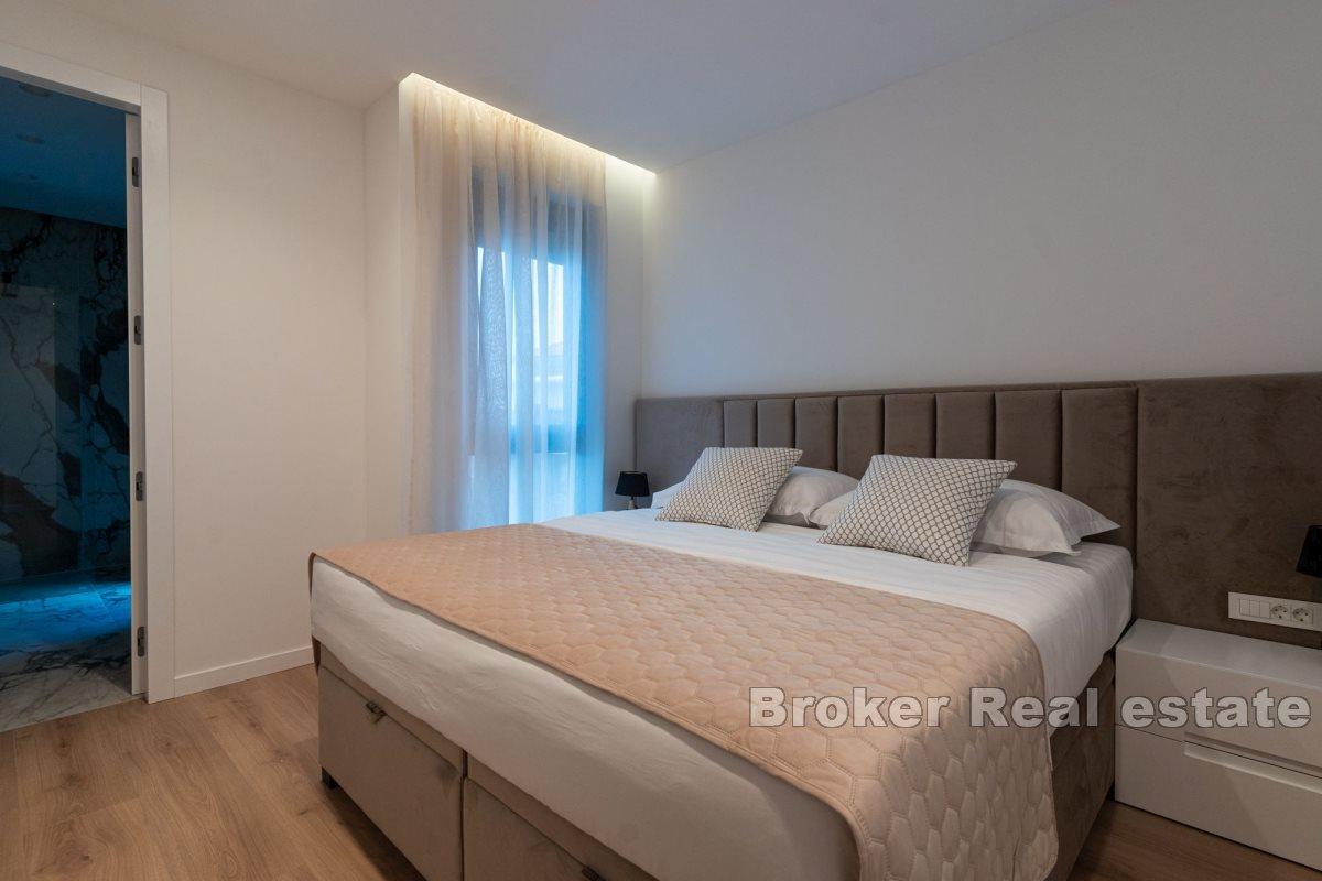 Exclusive luxury apartment with a panoramic view of the sea